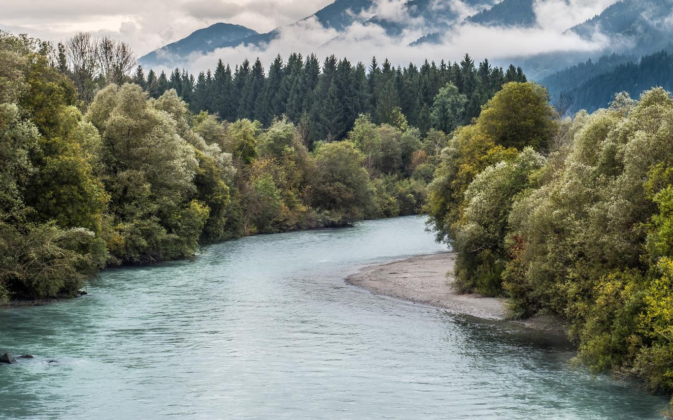 River and mountains photo